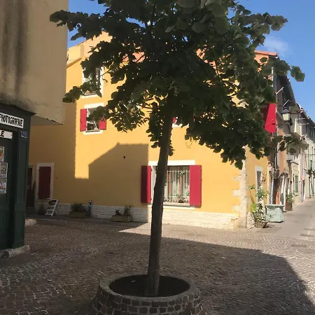 A La Venise Provencale *